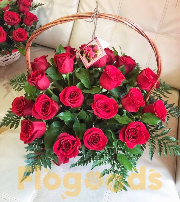 Корзина «Донна роза» за 12 369 руб.